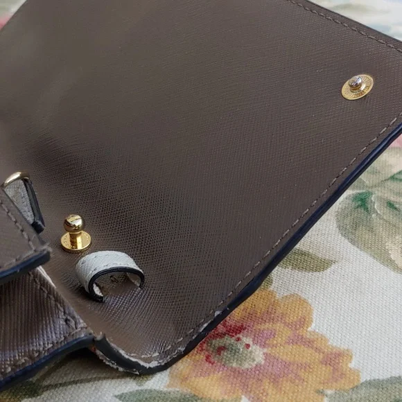 Marc Jacobs Tan and Brown Saffiano Leather Fold Clutch Wallet - Picture 14 of 17